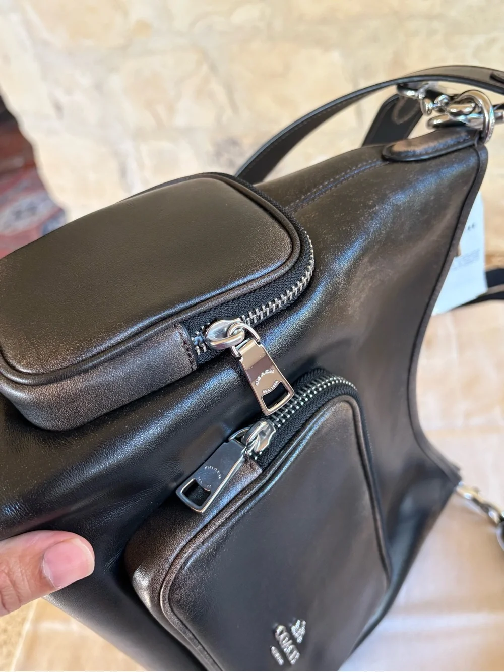 Coach compact black